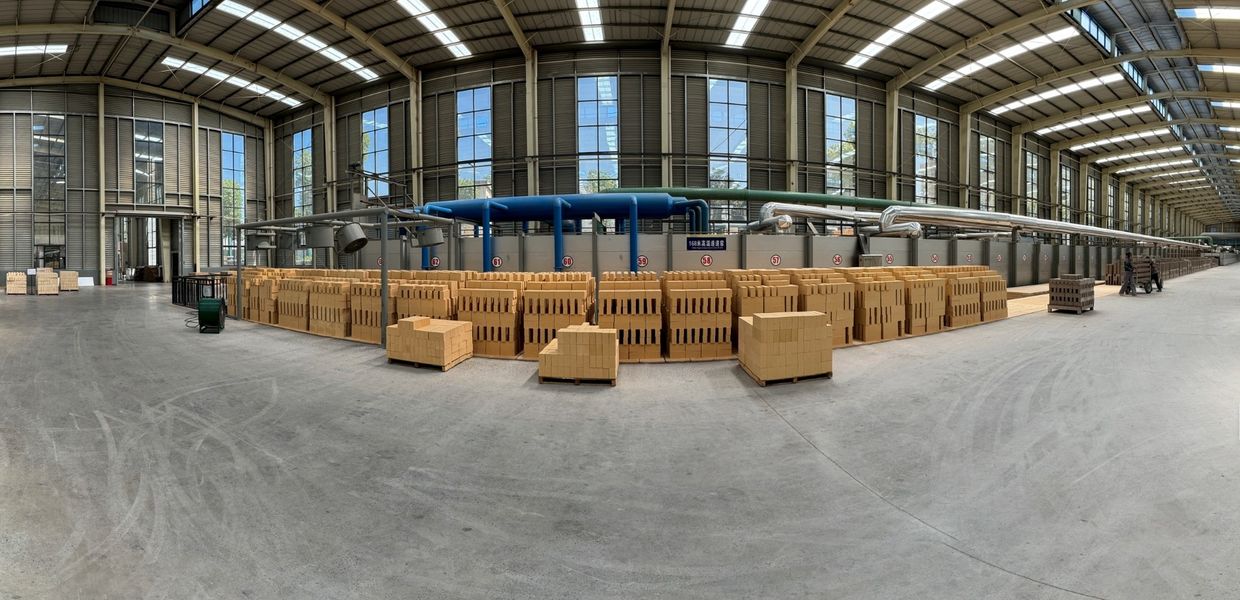 Henan Hongtai Kiln Refractory Co.,Ltd. linea di produzione del fabbricante