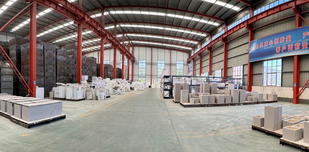 Henan Hongtai Kiln Refractory Co.,Ltd. linea di produzione del fabbricante