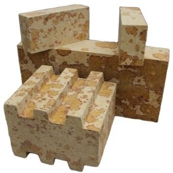 Fabbricazione di mattoni di semi-silica a temperatura di ammorbidimento elevata per forni refrattari resistenti agli acidi