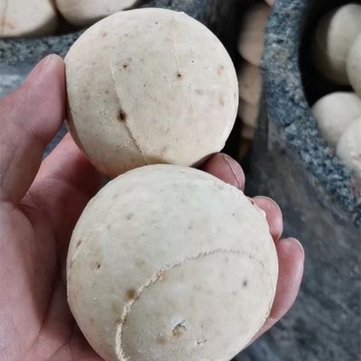 Balloni refrattari con contenuto di CaO % 1,0 per riformatori di impianti di ammoniaca in giallo chiaro
