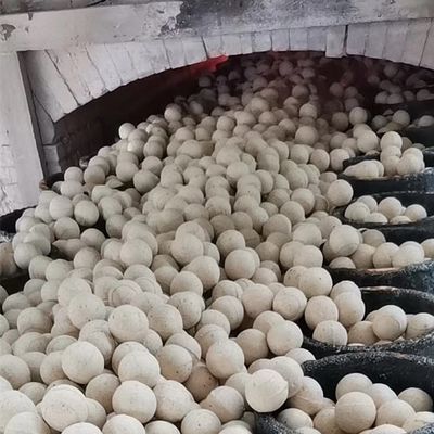 Sfera ceramica refrattaria di alta alumina con eccellente stabilità chimica e meccanica