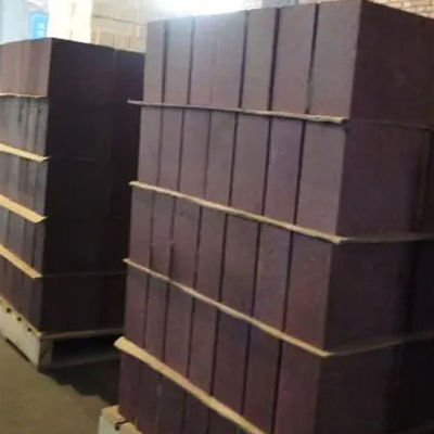 Mattoncini di magnesia cromatici per rivestimento dei forni con contenuto di Al2O3 del 25% e densità di massa di 3,0 g/cm3