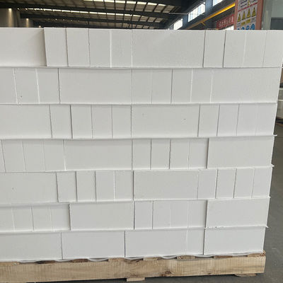 Fabbricazione di mattoni a bolla di alluminio per forni ad altissima temperatura con 0% di CaO e 0% di CrO