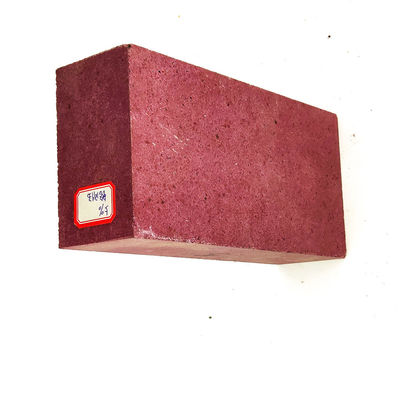 Materiale grezzo Al2O3 POROSITÀ APPARENTE 18% Corindone rosa fuso Magnesia