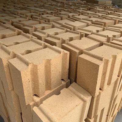 Grandi mattoni di allumina giallo pressati con macchine industriali con eccellente resistenza all'usura