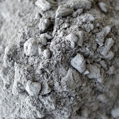 Contenuto di Al2O3 48% e contenuto di CaO 2,5%
